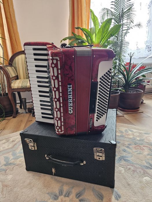 Włoski Akordeon Guerrini Oxford 3, 96 basów