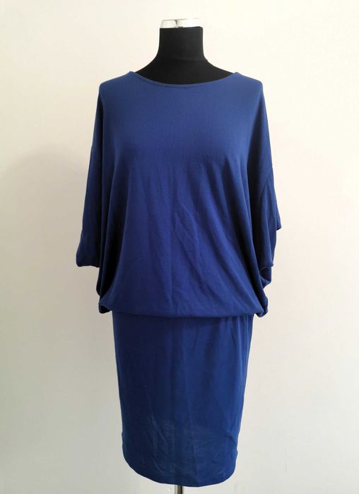 Niebieska sukienka oversize
