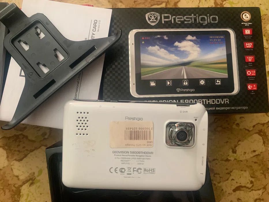 Prestigio 5800 BtHdDvr
Навігатор з реєстратором.