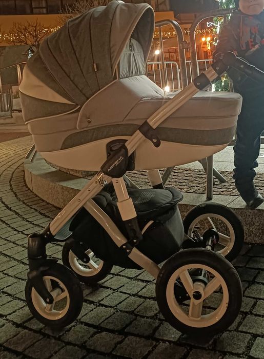 Sprzedam wózek 3 w 1! W dobrym stanie! W prezencie, chodzik również