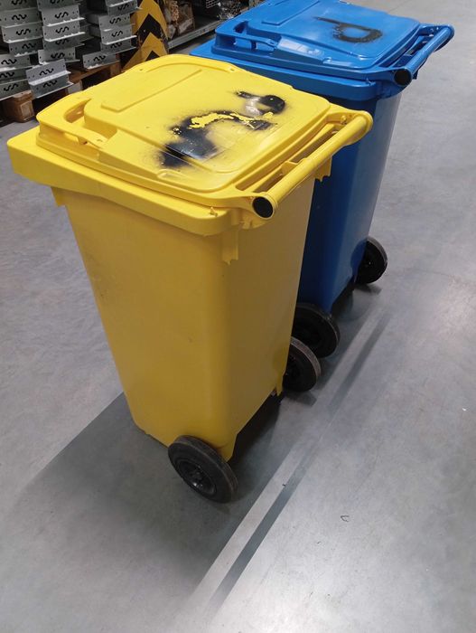 Pojemnik na odpady ESE 120 L mocny z klapą