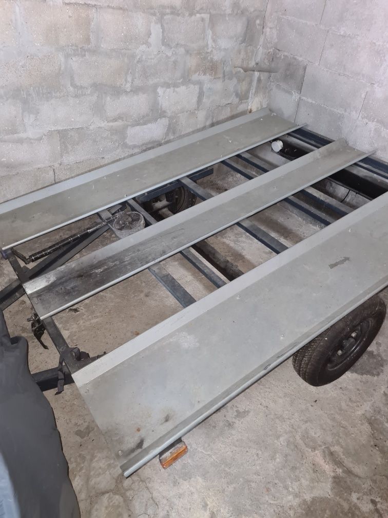 Vendo atrelado de mota