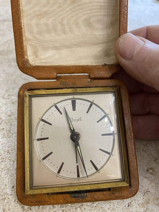 Часы-будильник дорожные механические винтажные