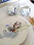 1 Bule, 1 leiteira, 3 pires e 1 prato - Porcelana Chinesa - Vintage
