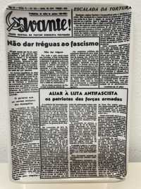 Cinzeiro  antigo Jornal Avante