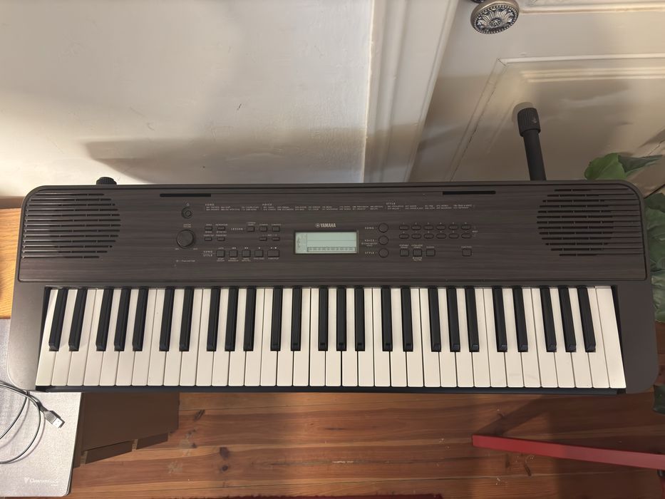 Teclado Yamaha psr360