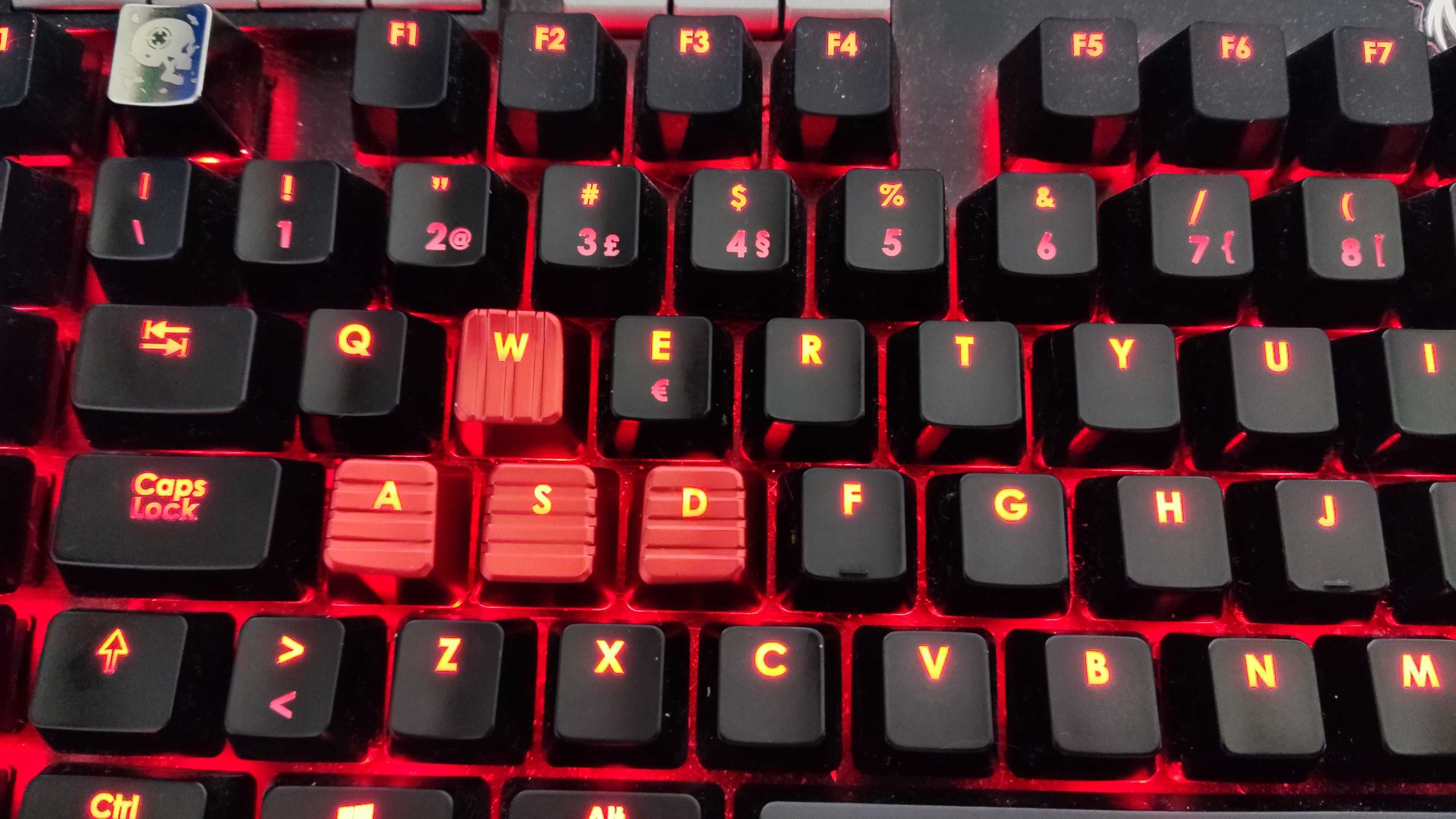 Teclado mecânico G.SKILL KM780 Cherry MX red