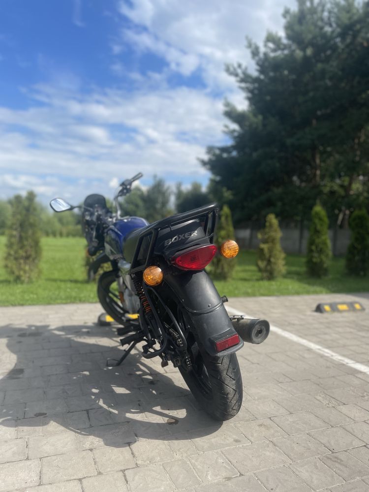 Boxer 150 bajaj.