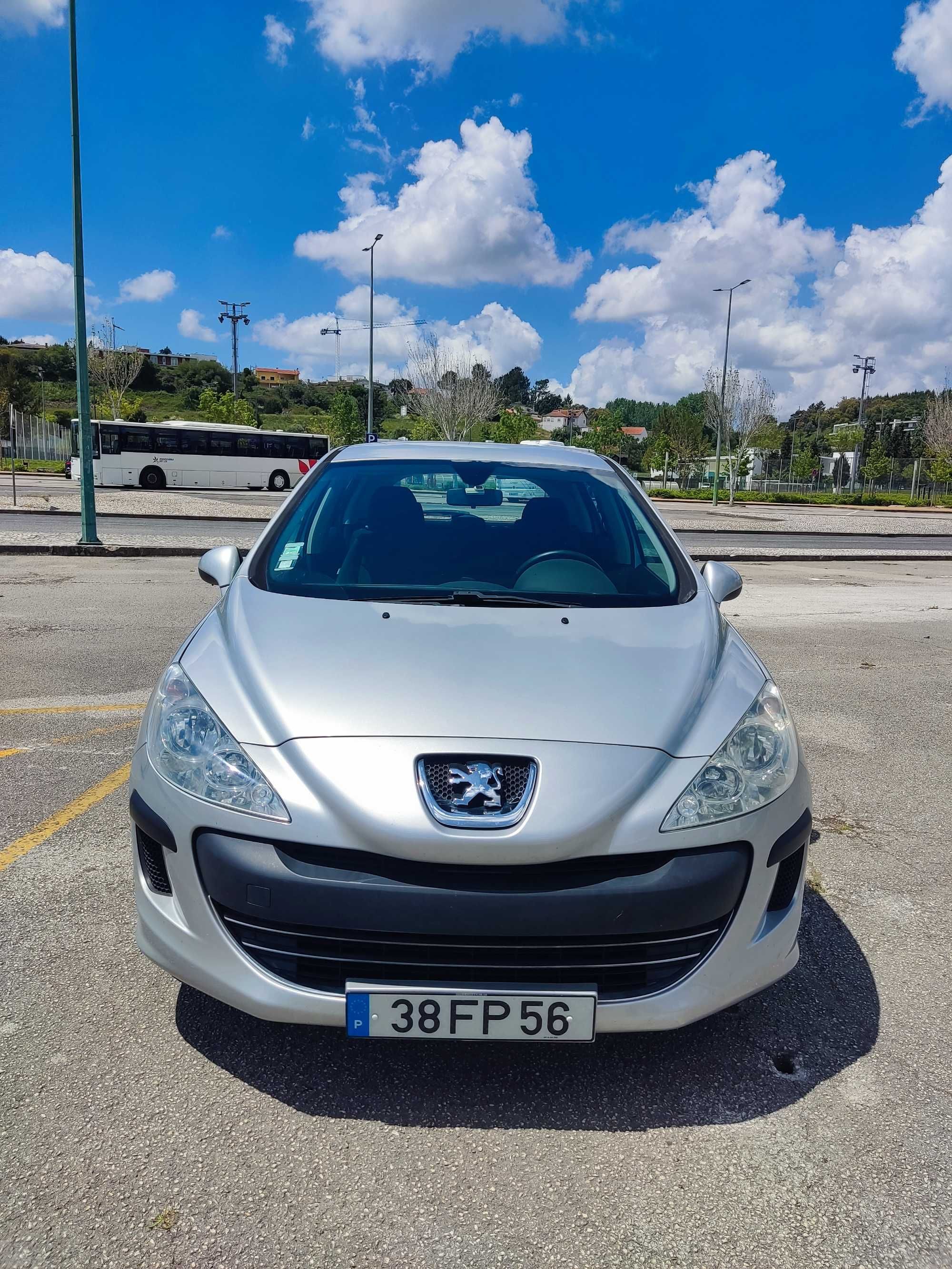 PEUGEOT 308 em bom estado GPL