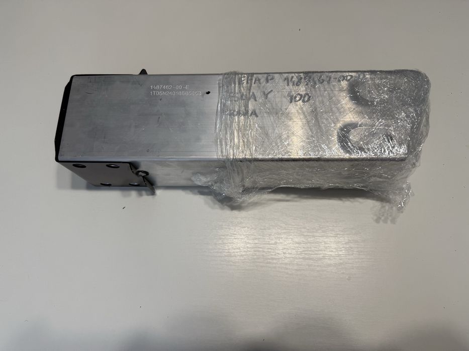 Tesla Y Model Y Тесла Y продовжувач ланжерона правий клик оригінал!