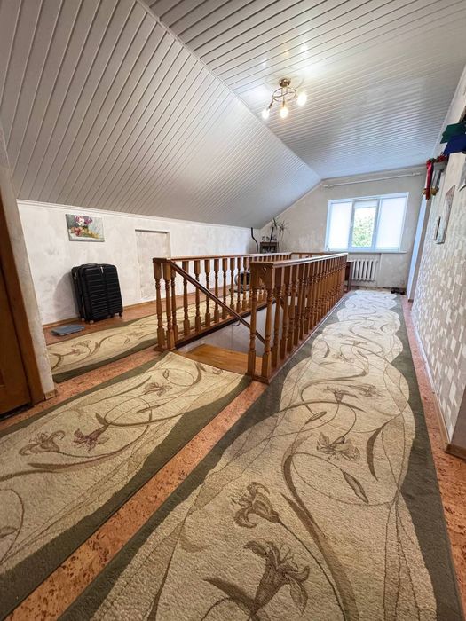 Продам 2х этажний дом в Подгороднем