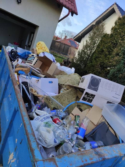 Opróżnianie/sprzątanie/ wywóz/.Mieszkań, domów, strychów itp