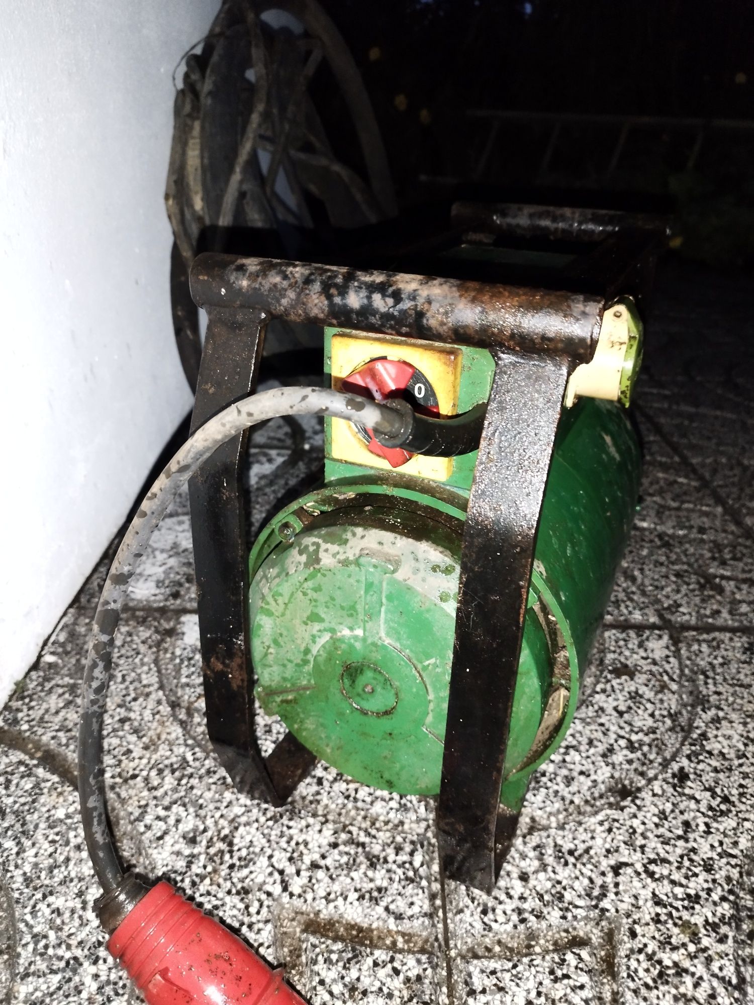 Vibrador de betão elétrico trifásico
