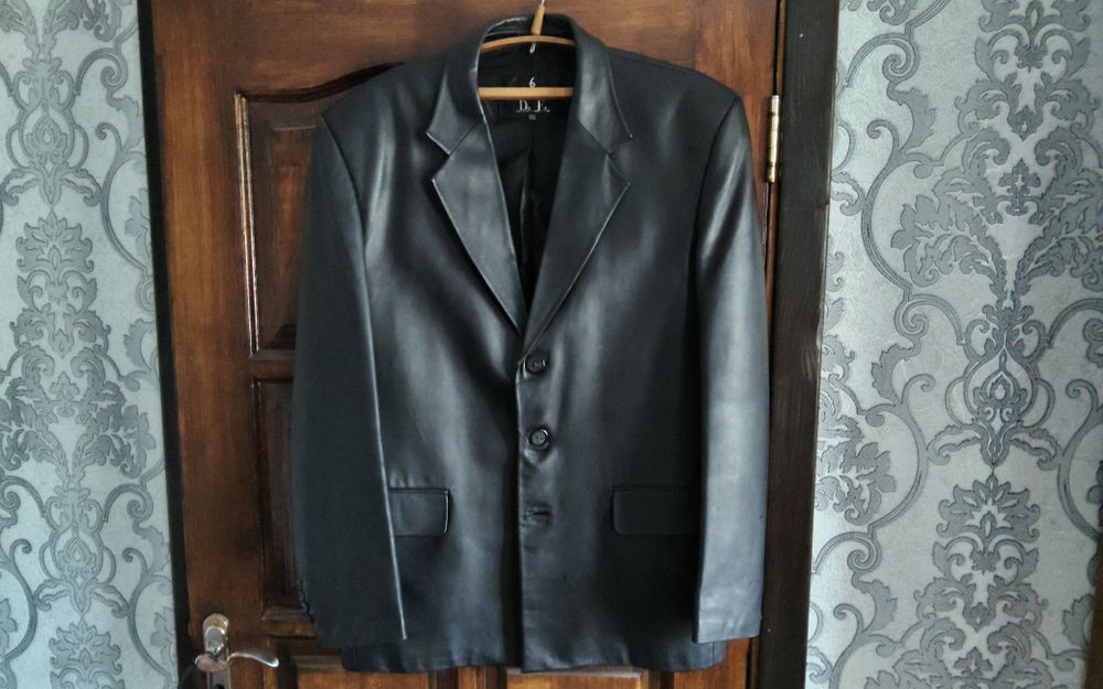 Шкіряний піджак в гарному стані