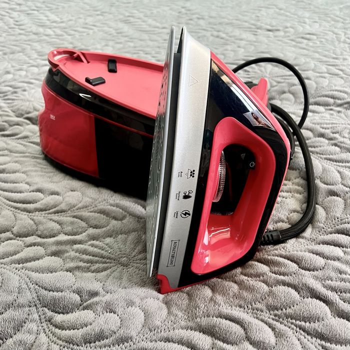 Утюг. Паровая станция Royalty Line RL-DBST2300W.1 2300 Вт Red