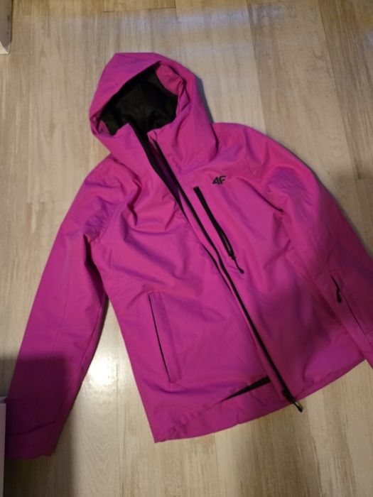Sprzedam kurtkę narciarską 4F rozmiar S, pasuje na nastolatkę