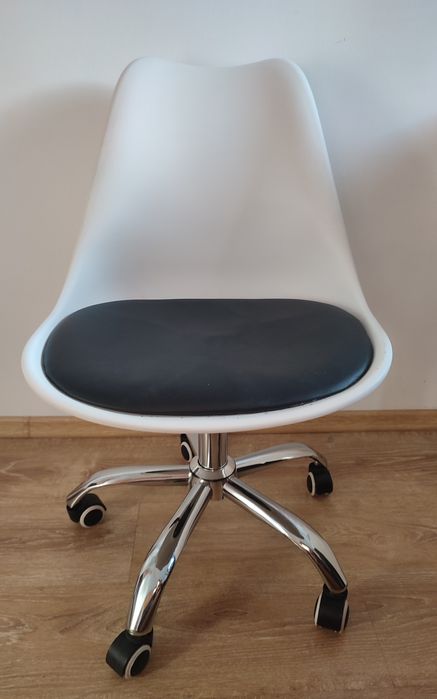 Krzesło biurowe obrotowe