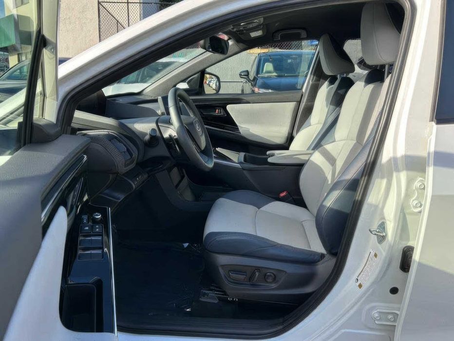 Subaru Solterra Limited      2023