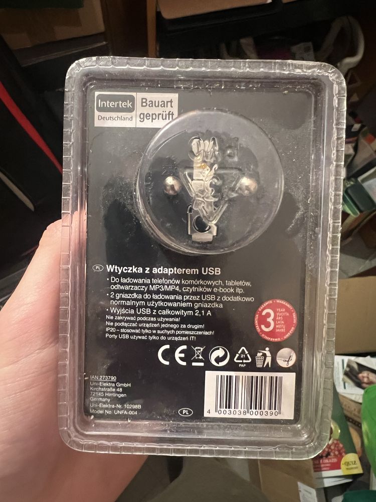 Wtyczka z adapterem USB