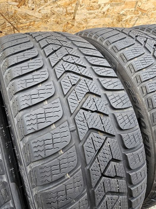 BDB Stan!!  6,6mm. 225/40 r18 Pirelli Sottozero 3 Winter. 3917