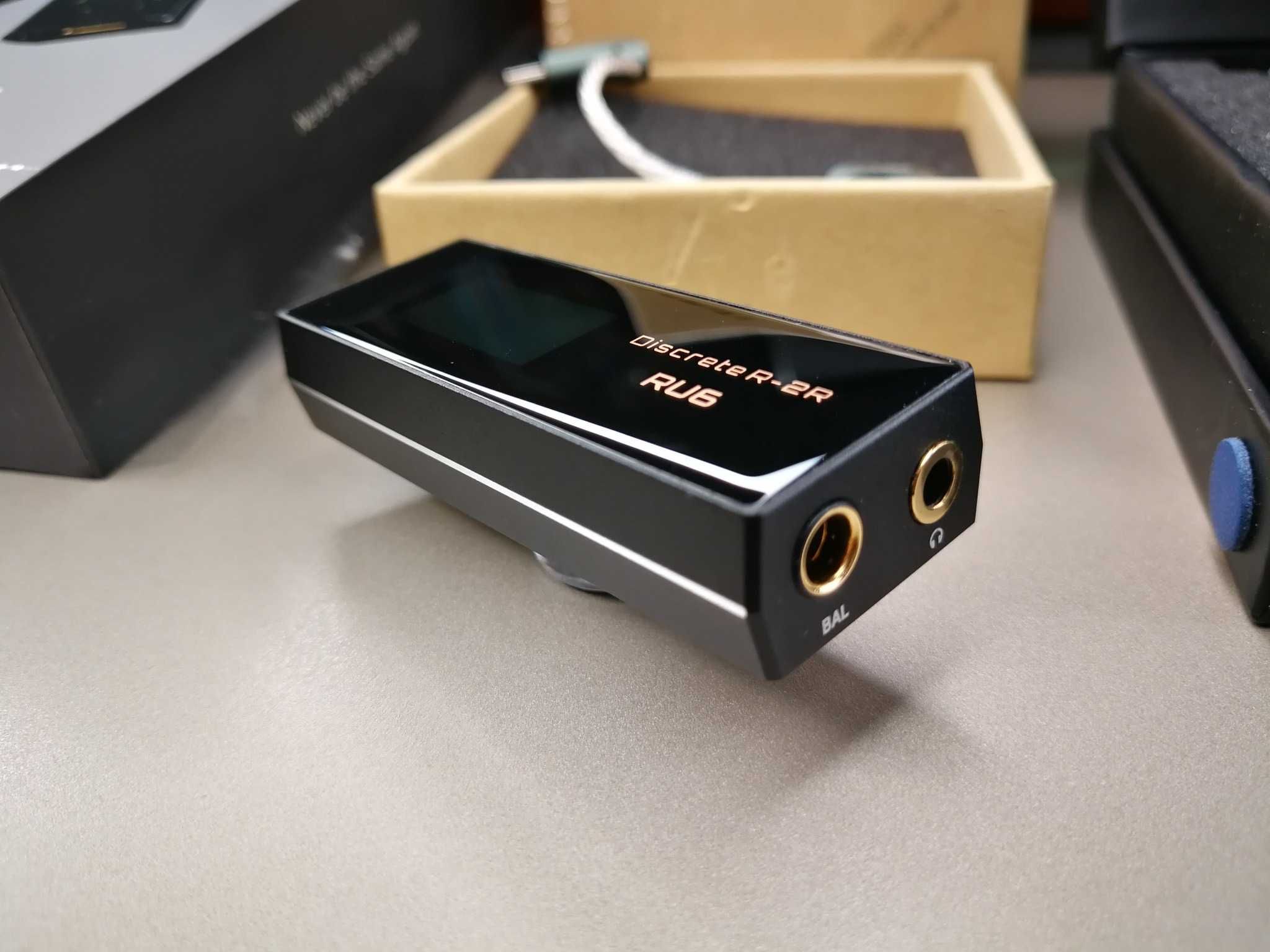 Cayin RU6, dongle DAC high-end R-2R, com extras, imaculadamente novo