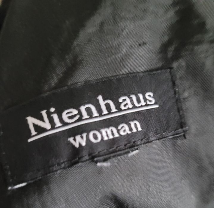 Czarna sukienka z jedwabnej koronki rozmiar 36.