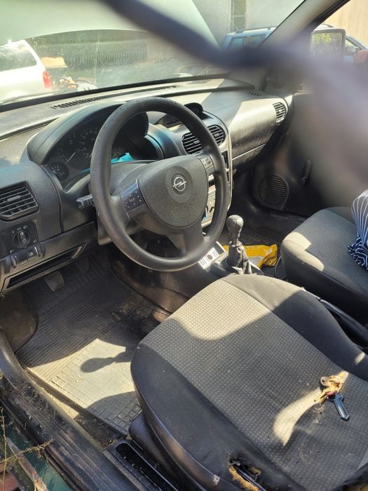 Samochód furgonetka opel combo tour