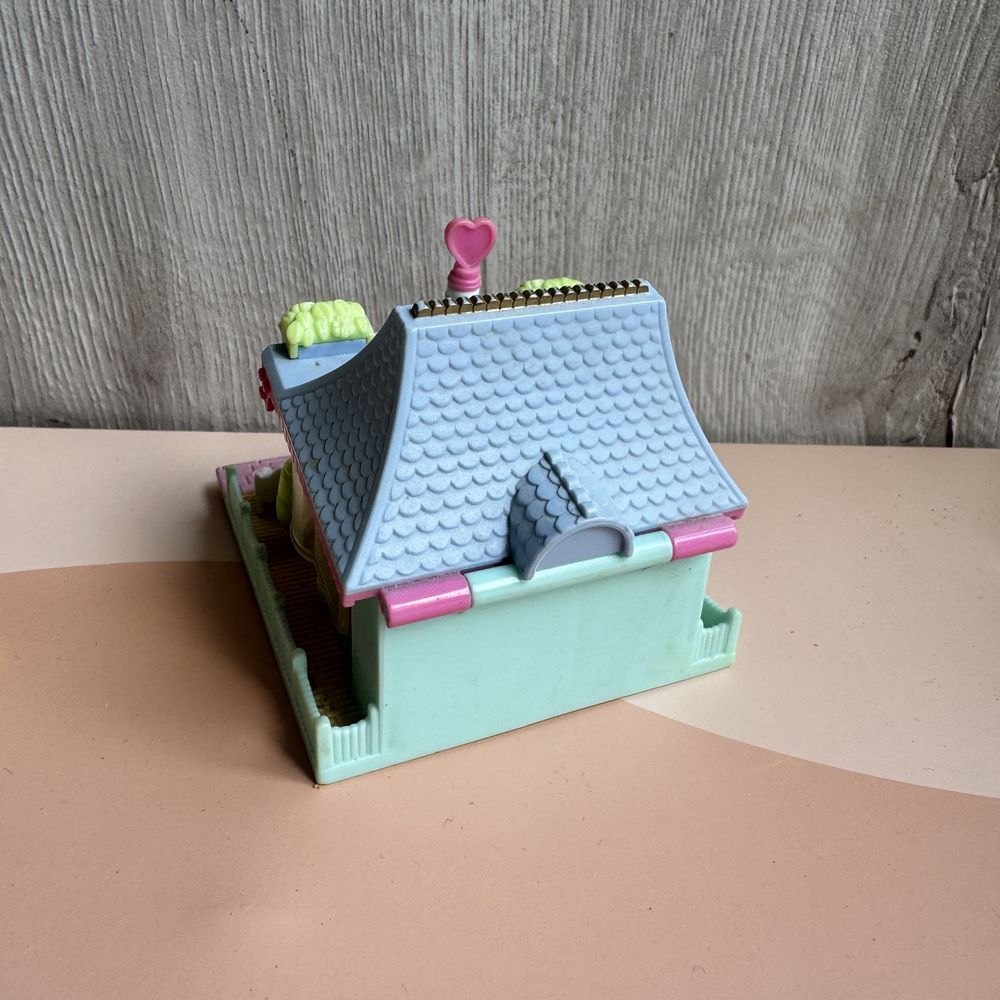 Vintage 1995 Bluebird Polly Pocket Pollyville Dress Shop
