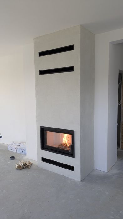 Nowoczesny kominek do rekuperacji z zabudową.