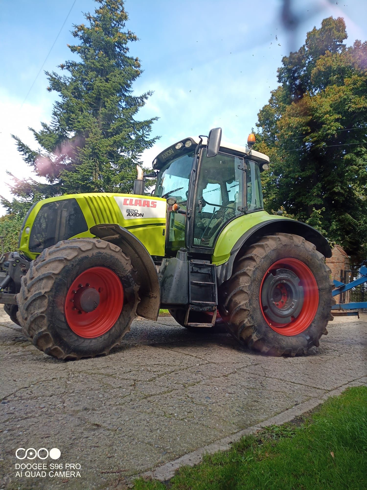 Claas  Axion 820