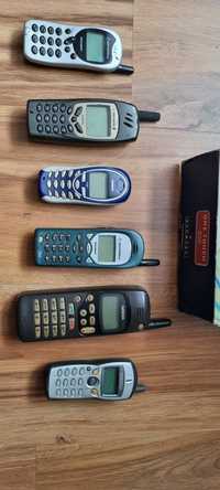 Stare telefony bez ładowarek
