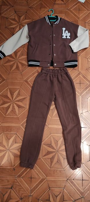 Теплий костюм на байці десь років на 11