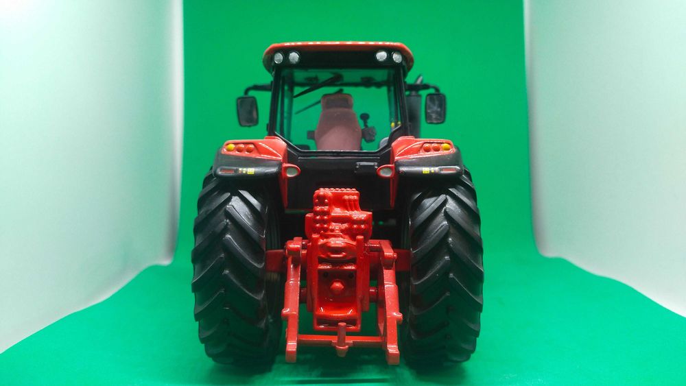 Traktor MC Cormick ZTX 1:32 Universal Hobbies jak siku britains