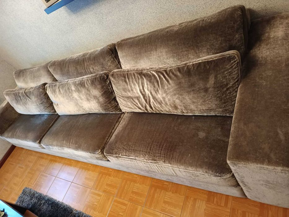 Sofá veludo 3 lugares