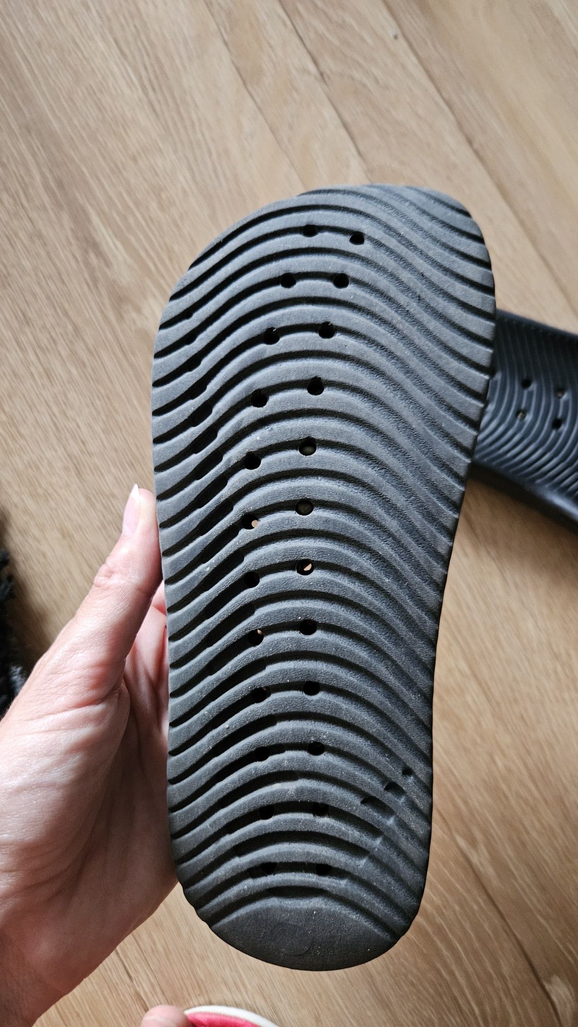 Klapki Nike rozmoar 34, ekstra stan