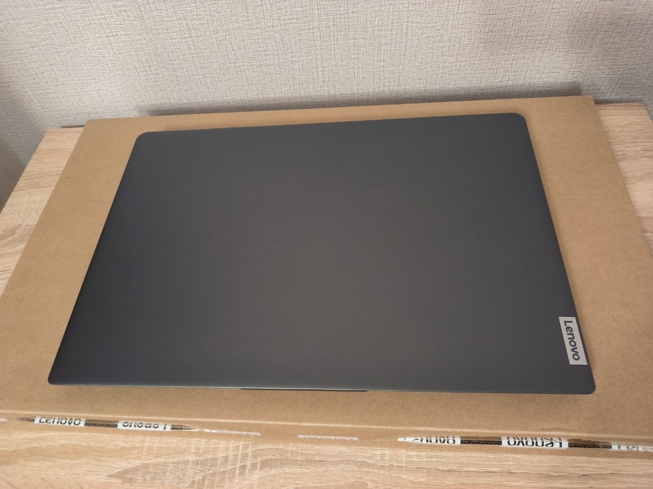 Продам Ноутбук Lenovo V17 G2 ITL (82NX00DERA) Iron Grey