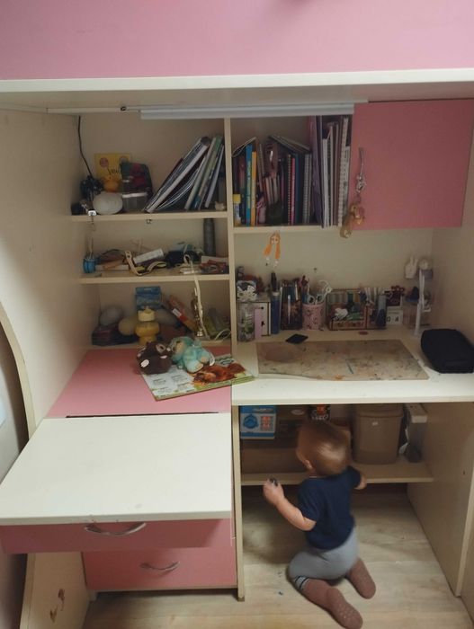 Дитяча спальня з письмовим столом