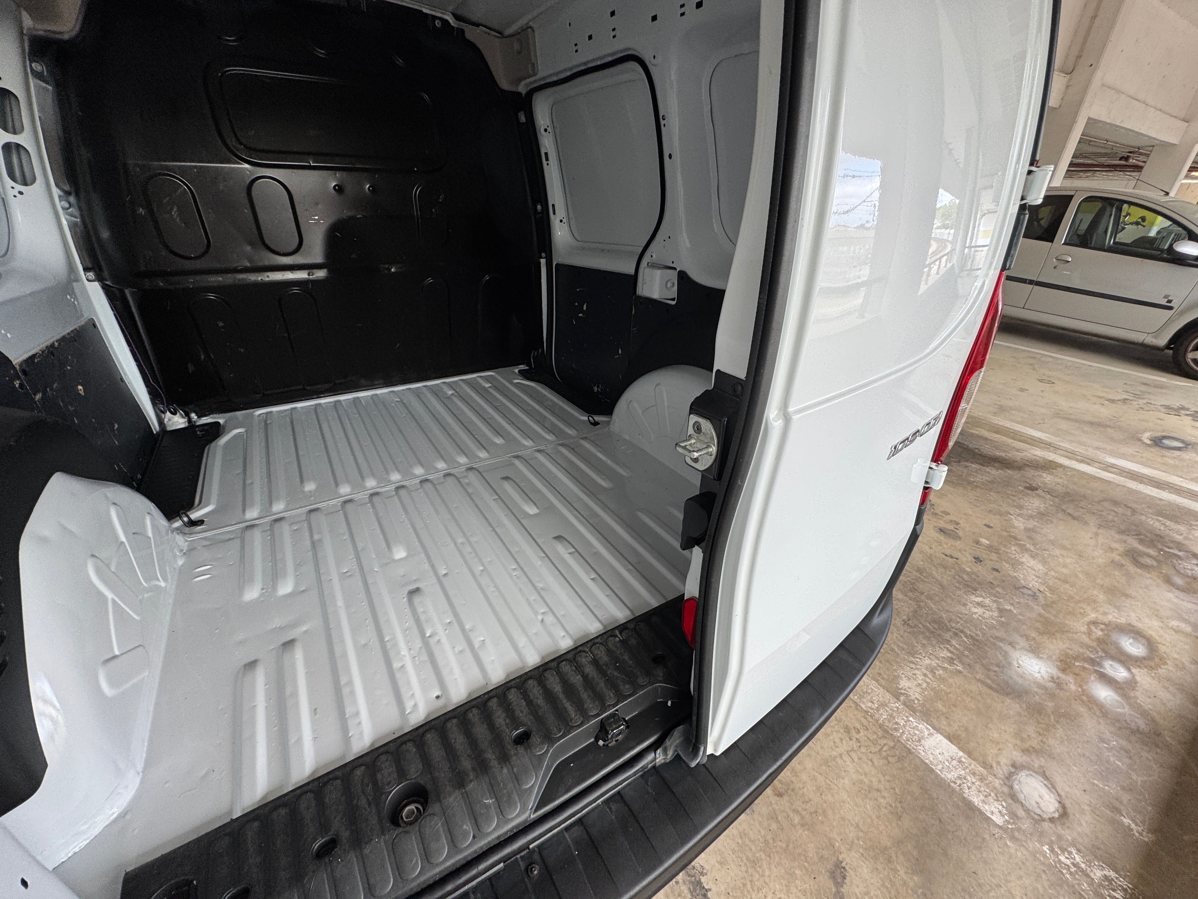 2017 Mercedes Citan 108CDi 141900 kms revisão dia bom estado geral