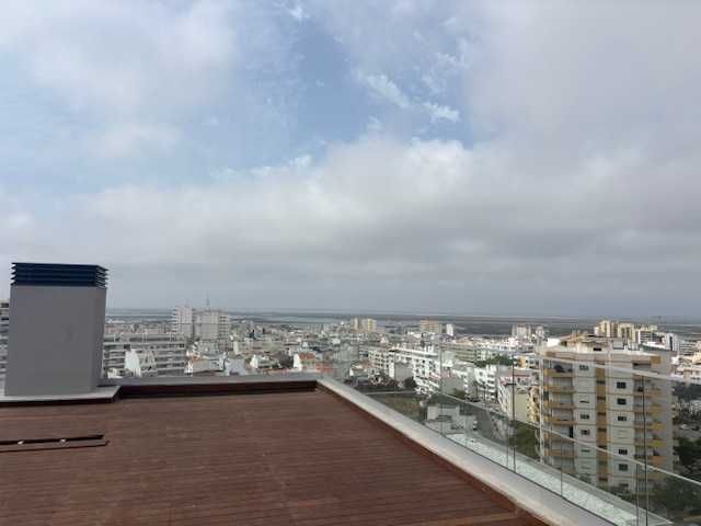 Arrenda-se T2 mobilado NOVO centro Faro com Garagem, Piscina e Ginásio