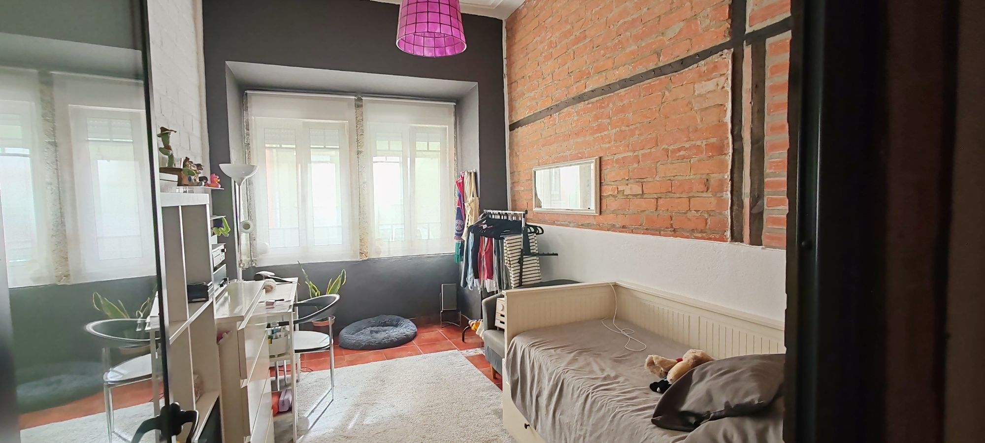 T3+2 mobilado com 150m2 + terraço 22m2 junto ao Metro Alameda