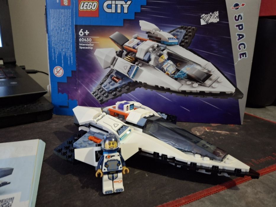 LEGO 60430 cały zestaw plus instrukcją Interstellar Spaceship