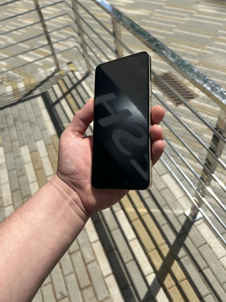 Смартфон Realme 12+ 5G 8/256GB Navigator Beige