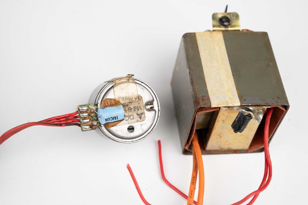 Стрічкопротяжний механізм ЛПМ від касетної магнітоли Philips AW 7324