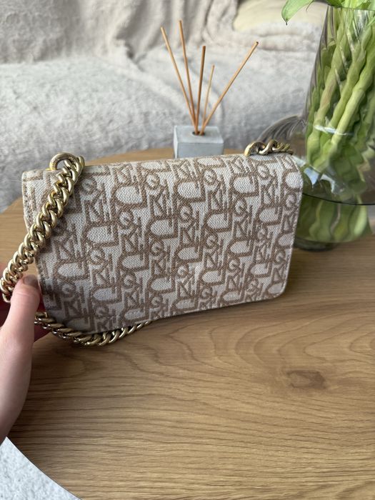 Продам оригінальну бежеву сумку Pinko