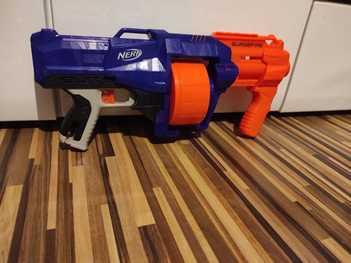 Pistolet nerf surgefire