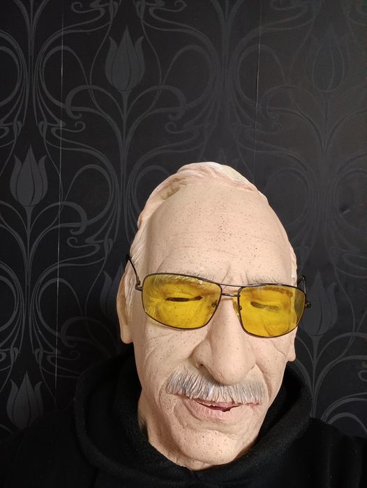 Маска "дед с усами"