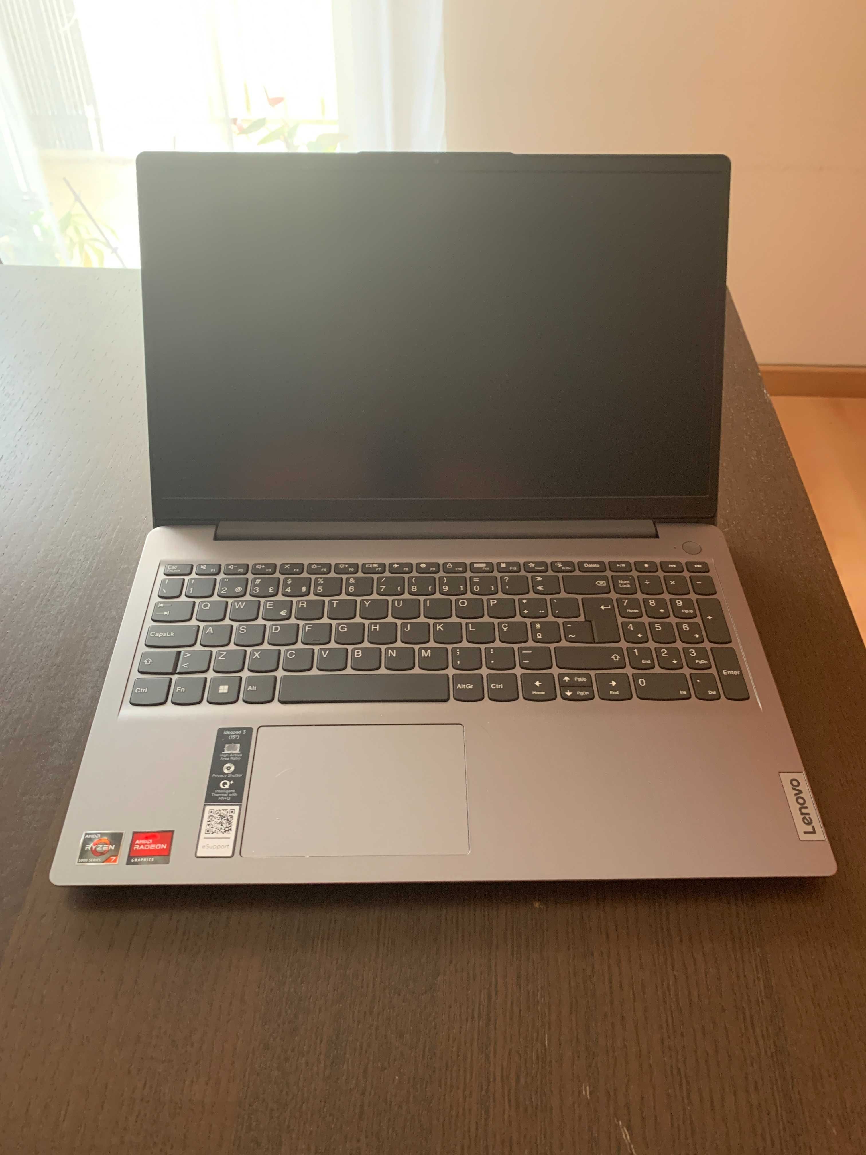 IdeaPad 3-15ALC6 Laptop,  com mala de transporte