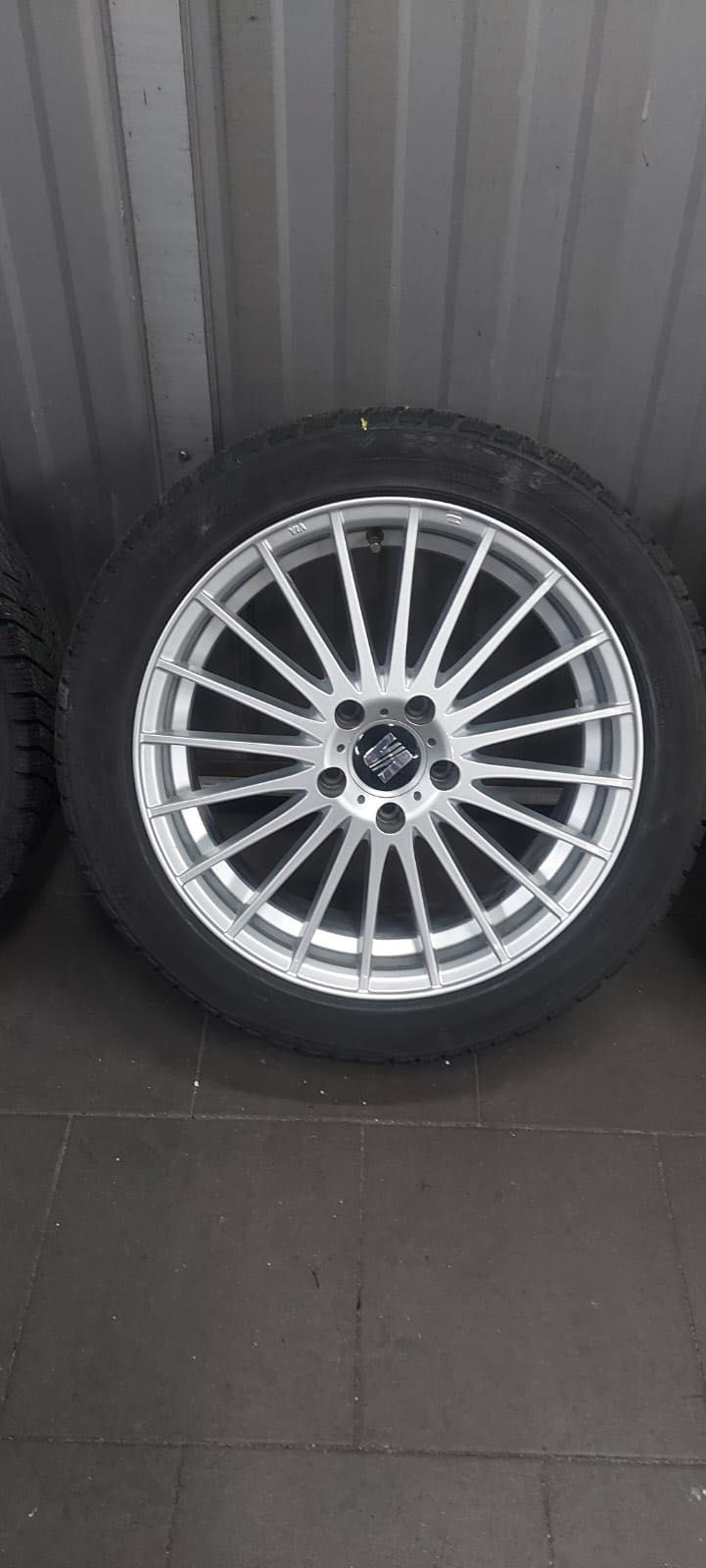 Alufelgi  z  oponami zimowymi R17