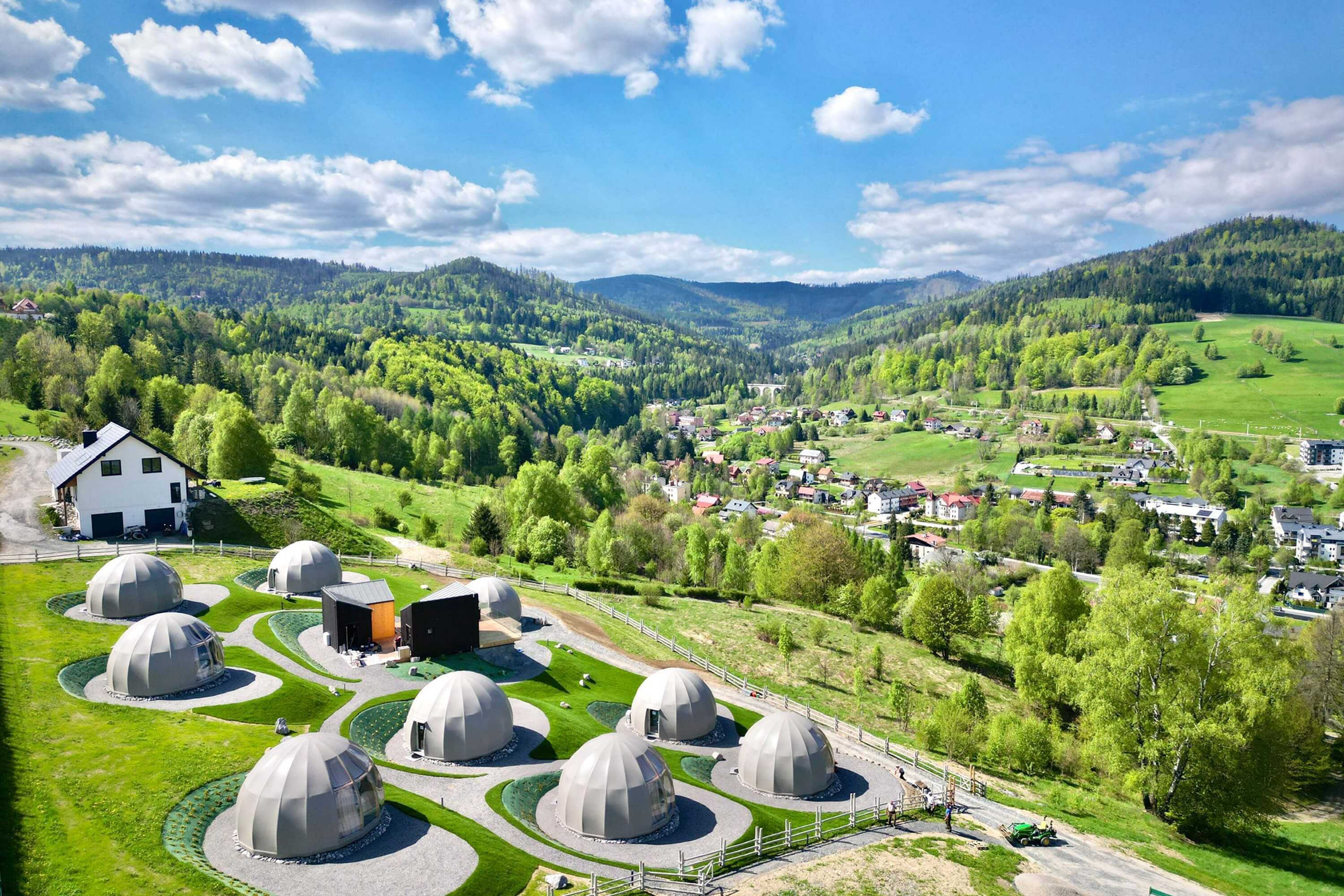 Wisła Glamping – luksusowe Glampy w górach, jacuzzi & sauna w cenie!