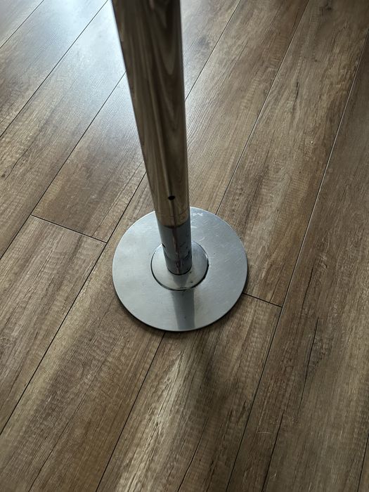 Rura do pole dance, regulowana